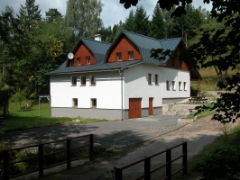 Zobrazit fotky chalupy v létě (otevření do nového okna)