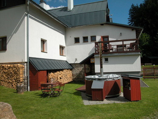 Vyhřívaný koupací sud